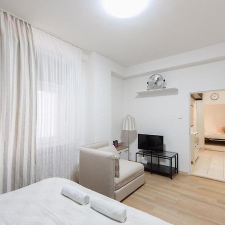 Lotus Apartment ปราก ภายนอก รูปภาพ