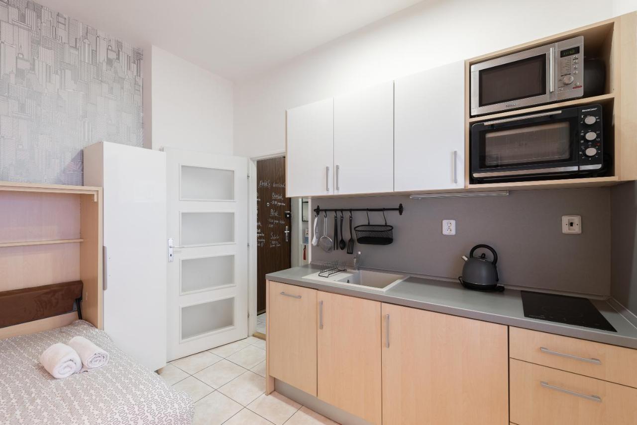Lotus Apartment ปราก ภายนอก รูปภาพ