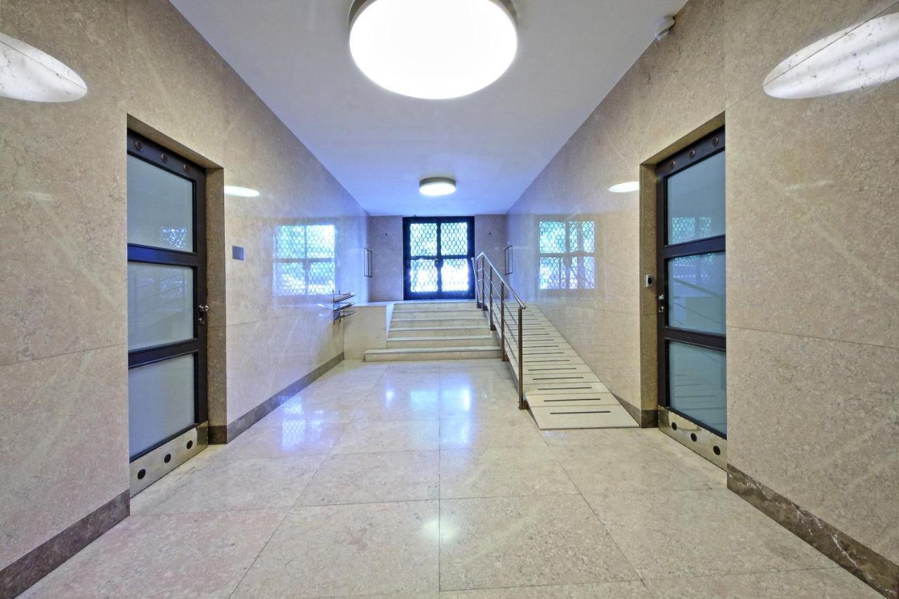 Lotus Apartment ปราก ภายนอก รูปภาพ